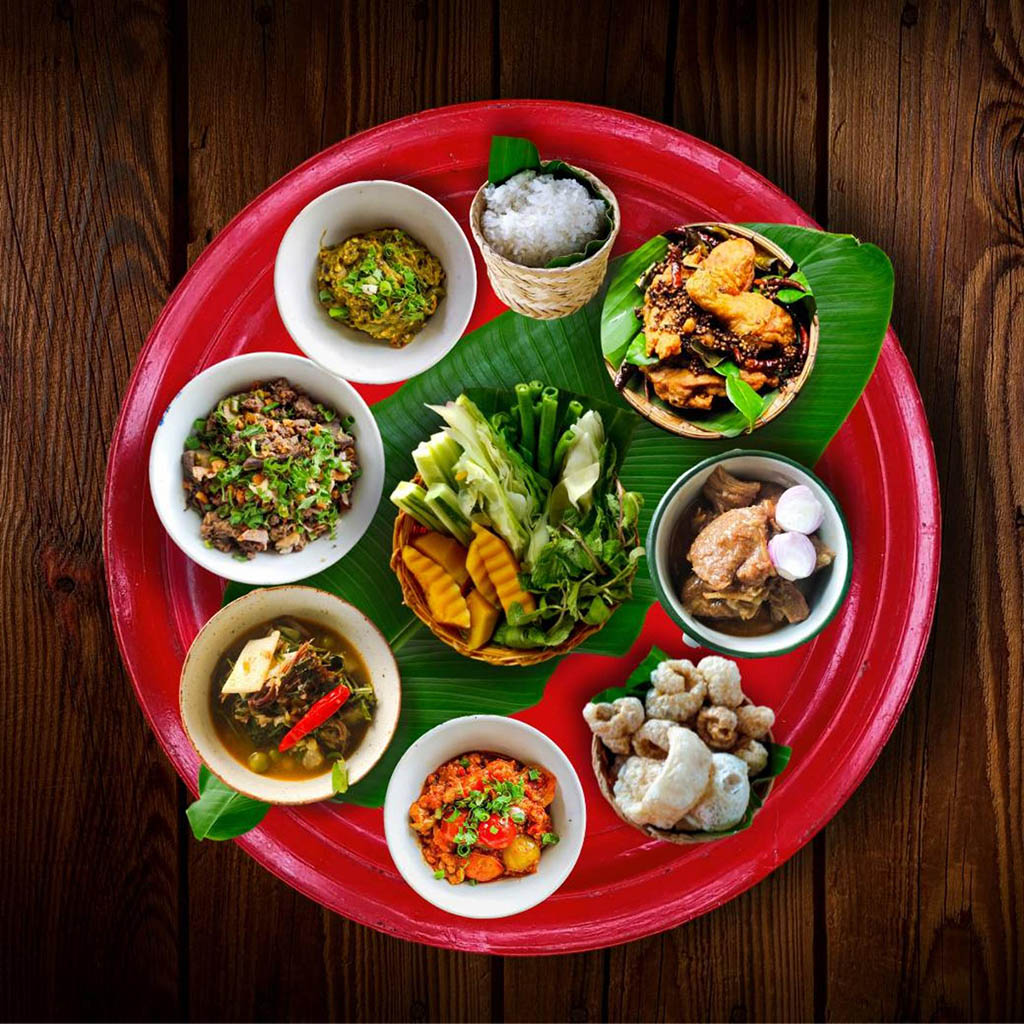 Ăn Gì Ở Chiang Mai? Gợi Ý Món Ăn & Địa Điểm Ăn Uống