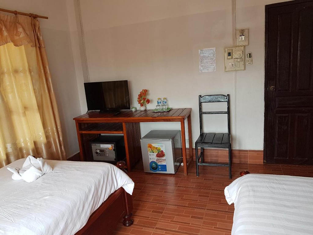 13+ Khách Sạn Lào Ngay Trung Tâm, Chất Lượng & Giá Rẻ