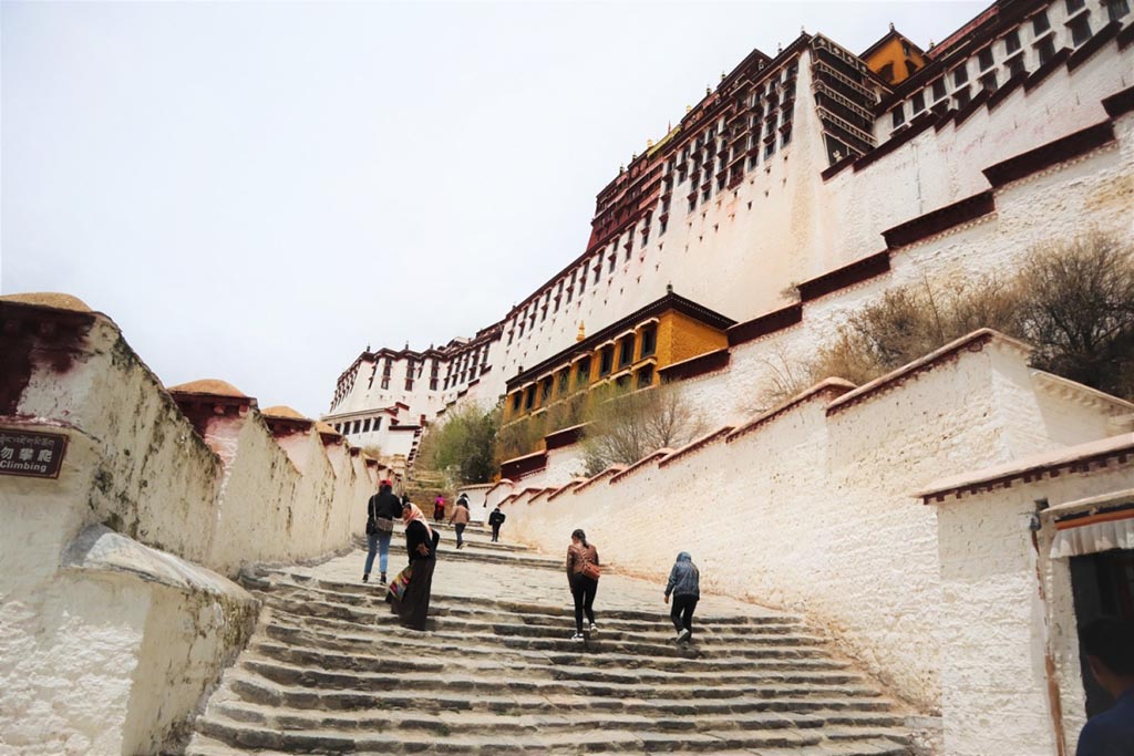 Du Lịch Tây Tạng: Phương Tiện, Tham Quan, Ăn Uống & Lưu Trú