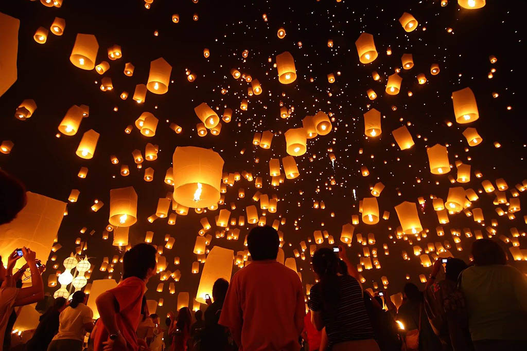 Lễ Hội Thả Đèn Trời Chiang Mai: Địa Điểm, Giá Vé & Lưu Ý
