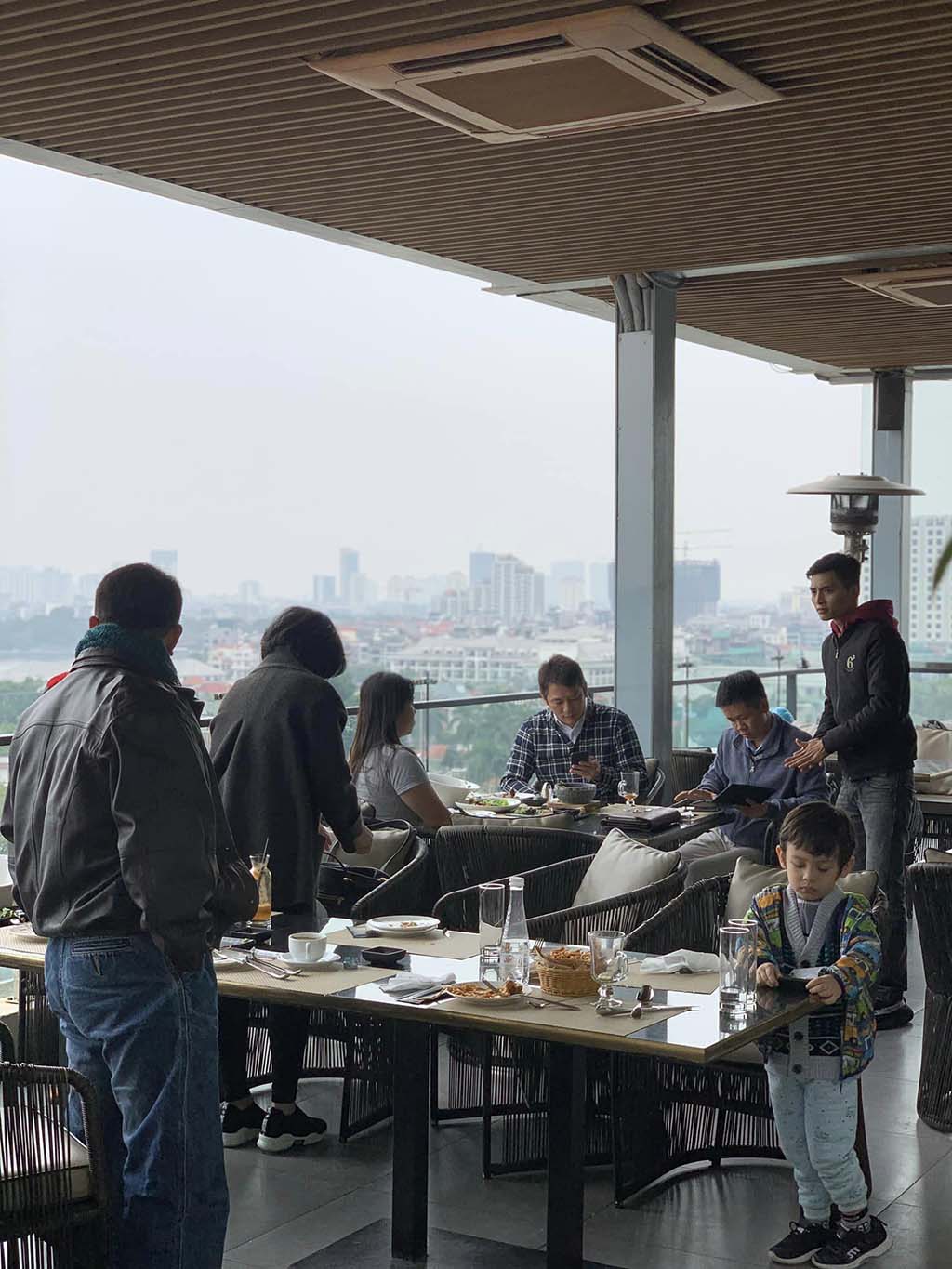 10+ Quán Rooftop Cafe Hà Nội Sang Chảnh & Đồ Uống Ngon