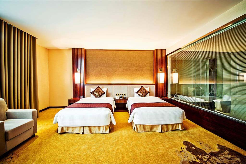 10+ Khách Sạn Quảng Ninh Gần Biển, View Đẹp & Giá Hợp Lý