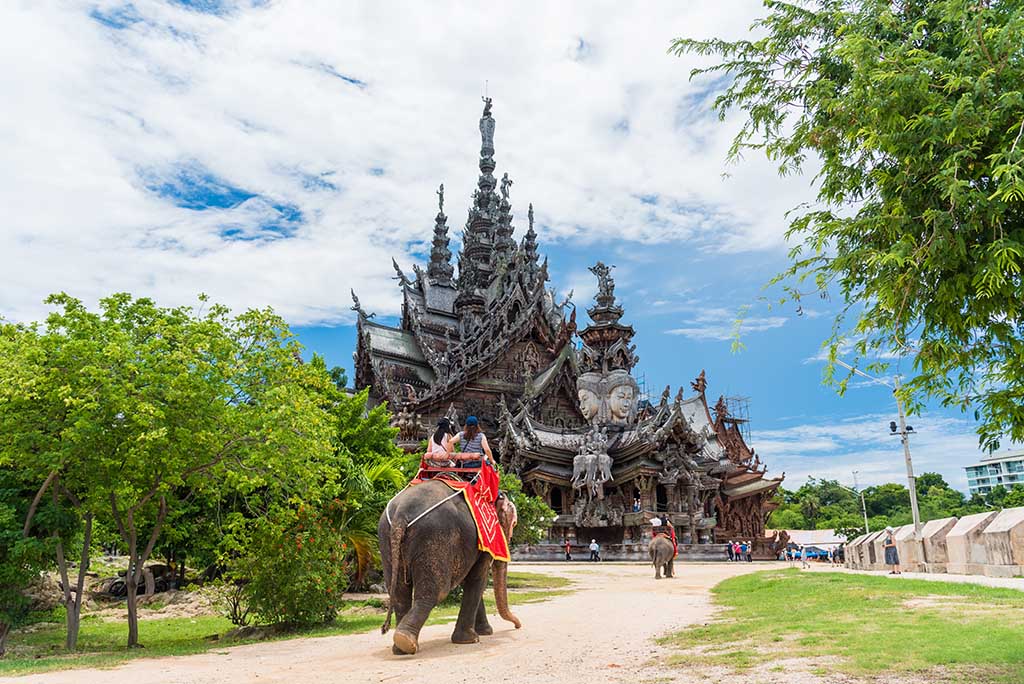 Lễ Hội Té Nước Songkran Thái Lan: Địa Chỉ, Thời Gian & Lưu Ý